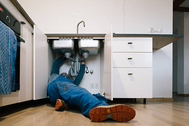 Professional Pipe Repair technician working in White Plains, MD